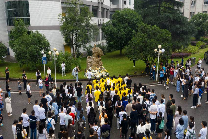 ԰l(f)ǰόW(xu)LĎ͢z