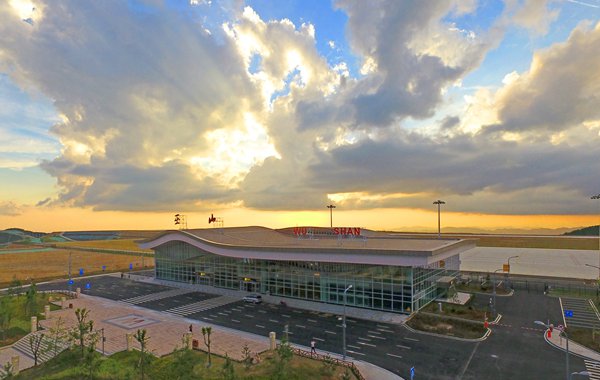 2019年8月16日，素有“云端機場”之稱的重慶巫山機場正式通航。重慶機場集團供圖