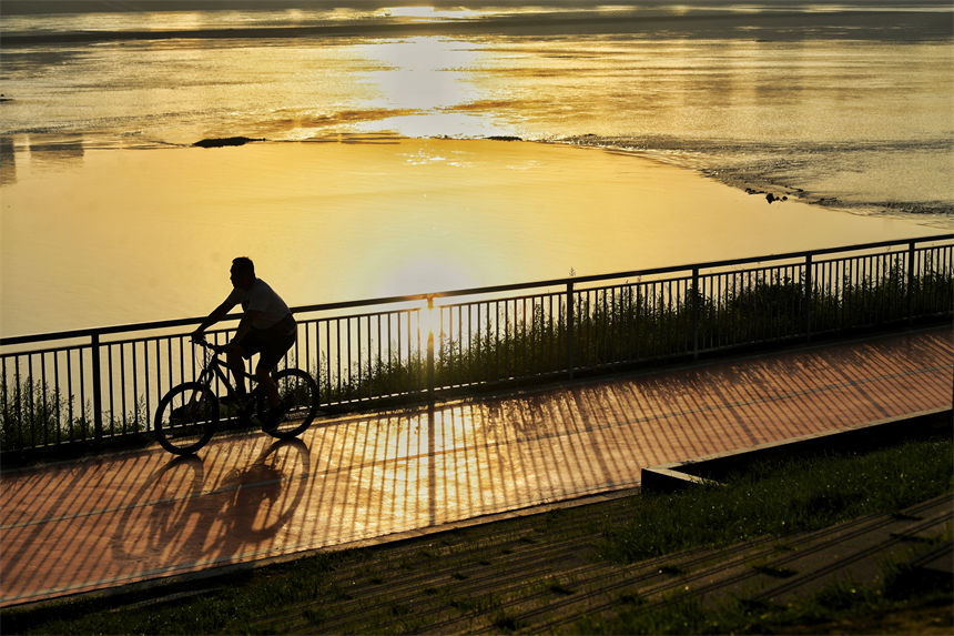 ϞI·ŰͶع@ڽɫϦTСz