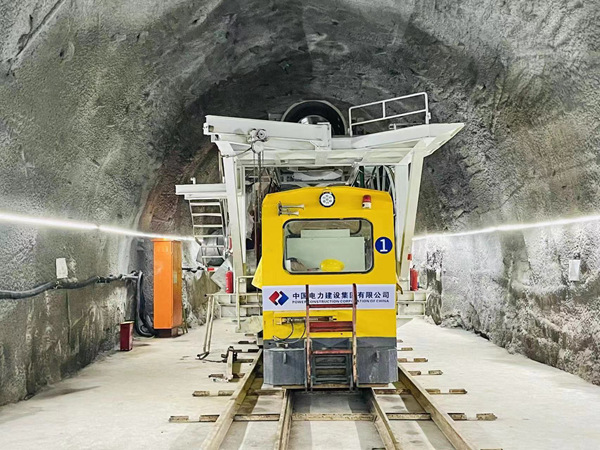 ʩF(xin)(chng)ؑcסͳl(xing)O(sh)ίT(hu)D