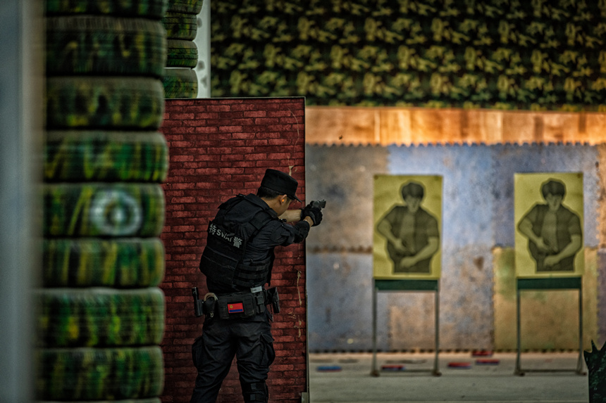 重慶特警綜合實(shí)戰(zhàn)演練現(xiàn)場(chǎng)。重慶市公安局供圖