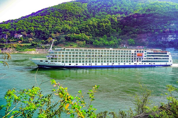 “世紀(jì)凱歌”號游輪外觀。世紀(jì)游輪供圖