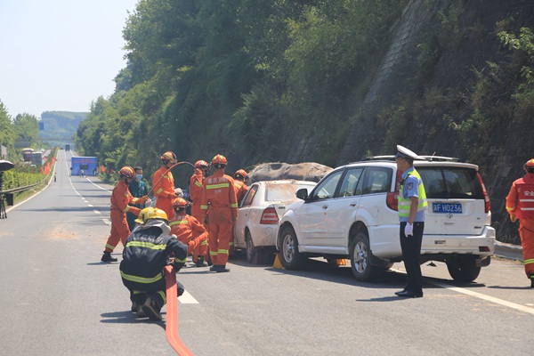 應(yīng)急演練現(xiàn)場。重慶高速集團(tuán)供圖