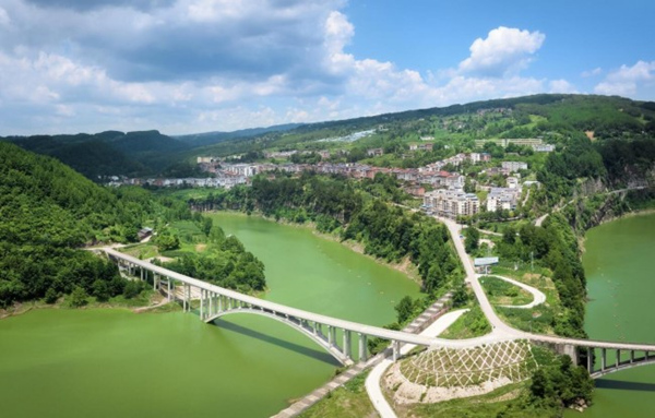 橋頭鎮(zhèn)風(fēng)景美如畫。顧慶慶攝