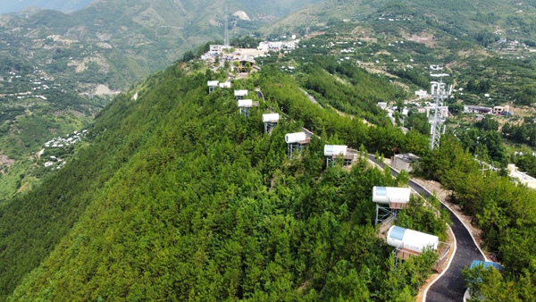 特色懸崖酒店。王成偉攝