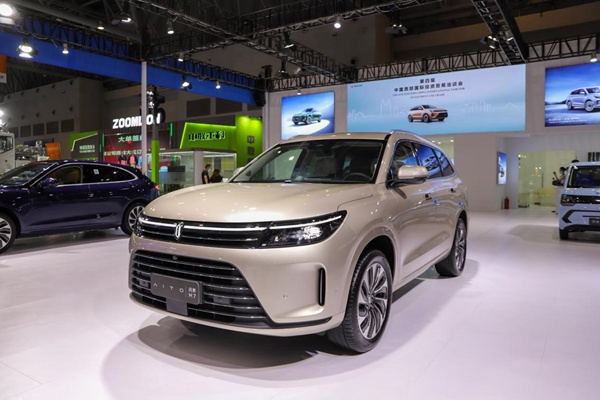 問界M7。小康集團(tuán)供圖