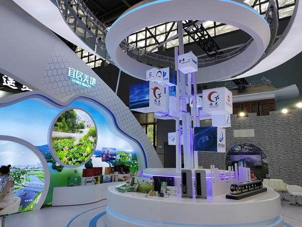 產(chǎn)品展示。林霞攝