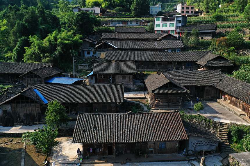 黔江區(qū)阿蓬江鎮(zhèn)青杠村小寨民居。楊敏攝