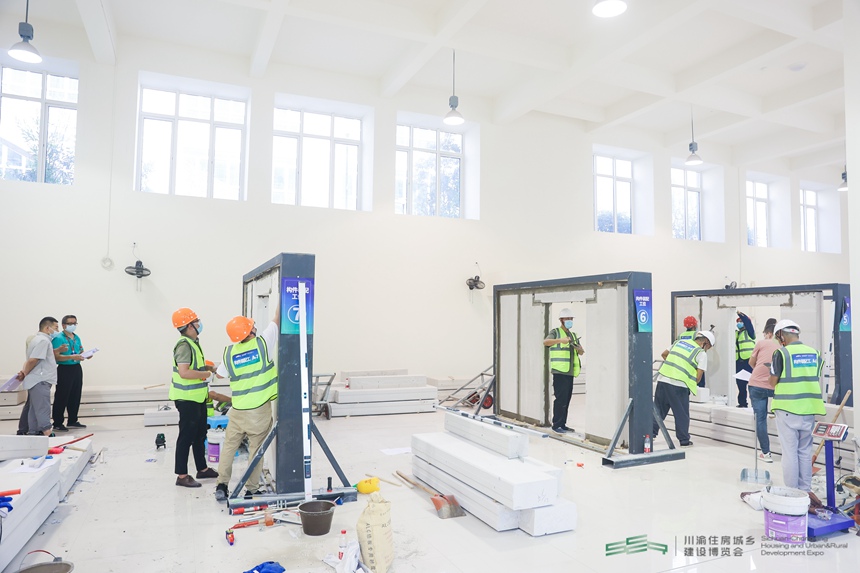 “川渝住建杯”裝配式建筑技能競賽現(xiàn)場。重慶市住房和城鄉(xiāng)建設(shè)委員會供圖