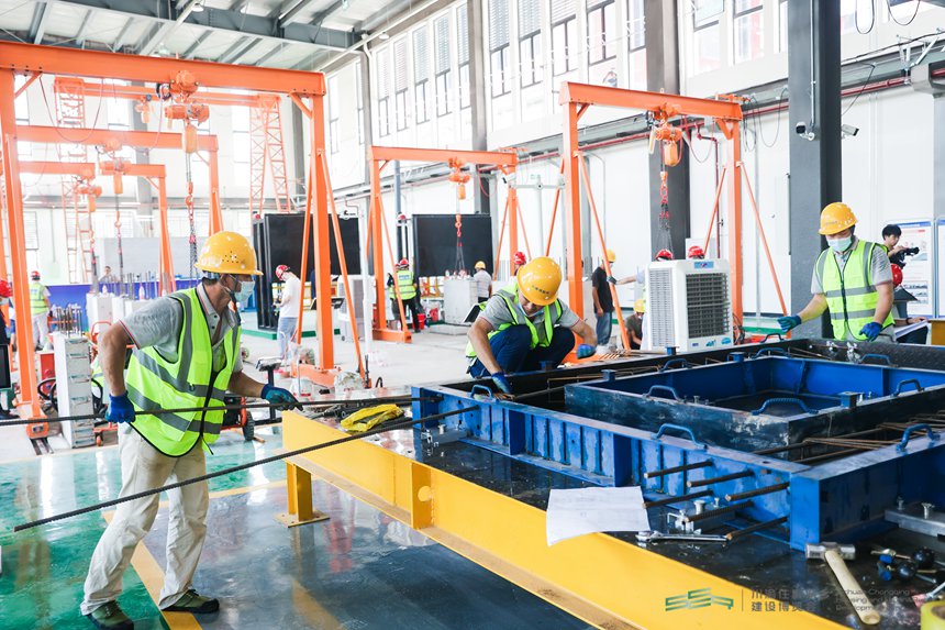 “川渝住建杯”裝配式建筑技能競賽現(xiàn)場。重慶市住房和城鄉(xiāng)建設(shè)委員會(huì)供圖