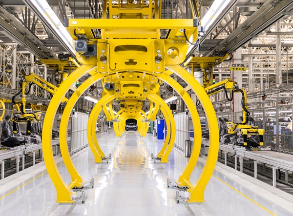 賽力斯兩江智慧工廠抱。