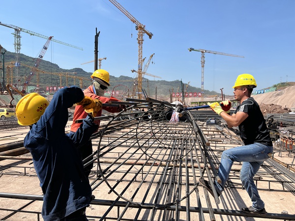 施工現(xiàn)場(chǎng)。江雪麗攝