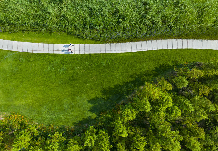 重慶巴南區(qū)花溪河生態(tài)綠道。劉紀(jì)湄?cái)z