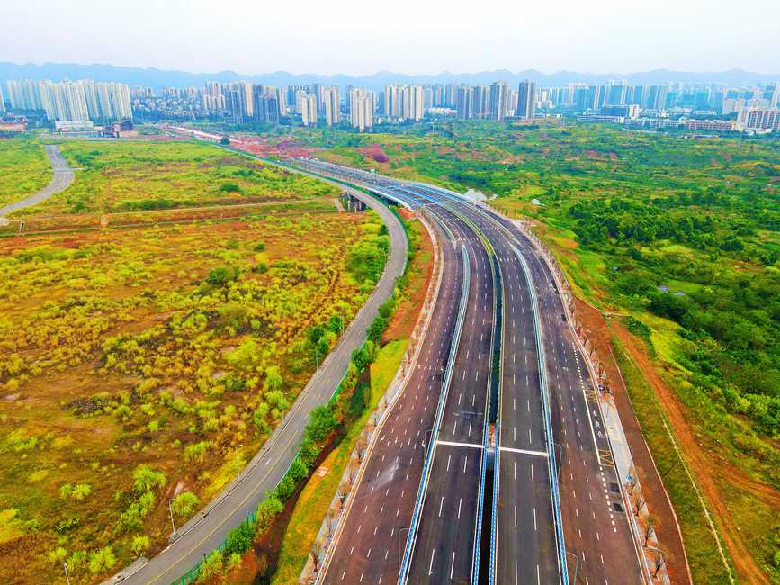 坪山大道順利通過竣工聯合驗收