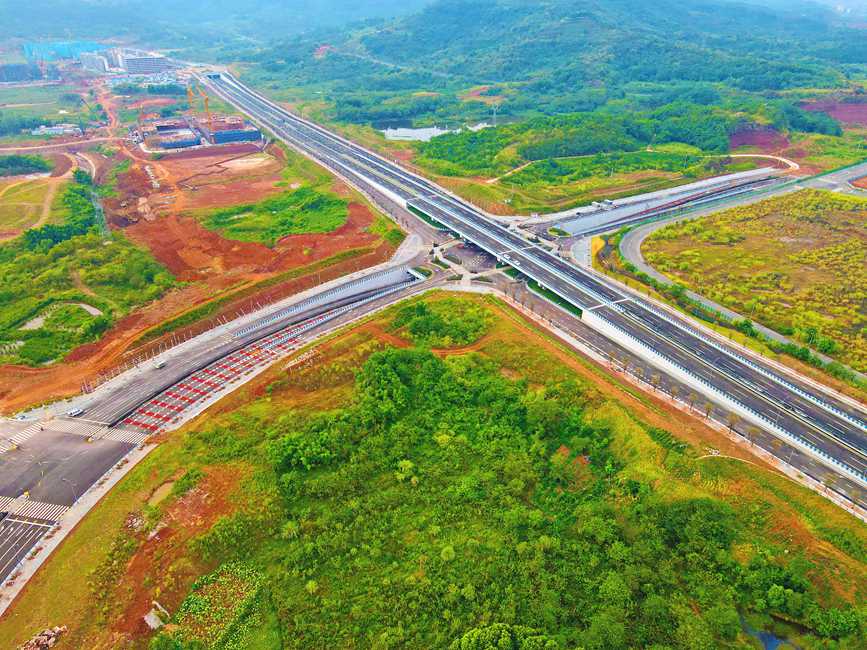 坪山大道順利通過竣工聯(lián)合驗收