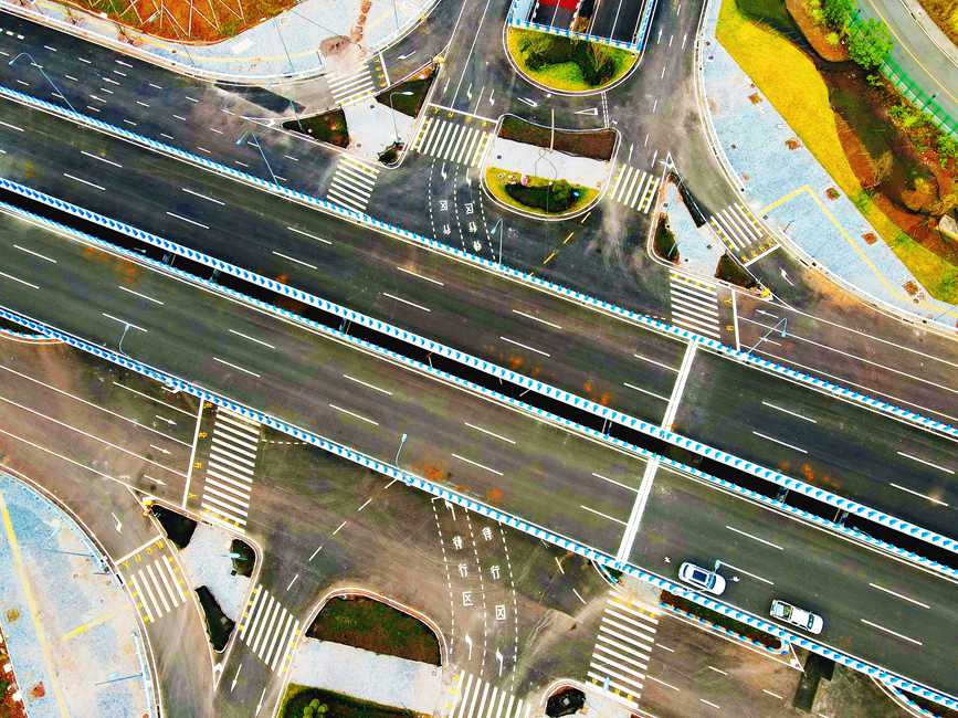 坪山大道順利通過竣工聯(lián)合驗收