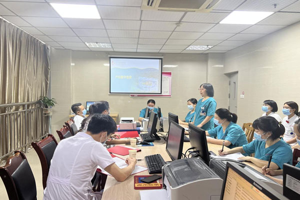 選手匯報病史。江津區(qū)婦幼保健院供圖