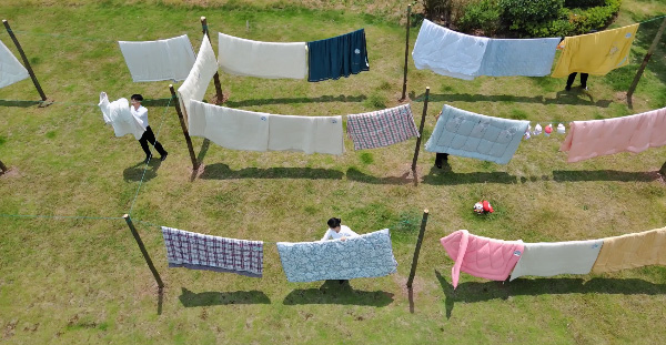 金科大社區(qū)曬被節(jié)。金科集團(tuán)供圖