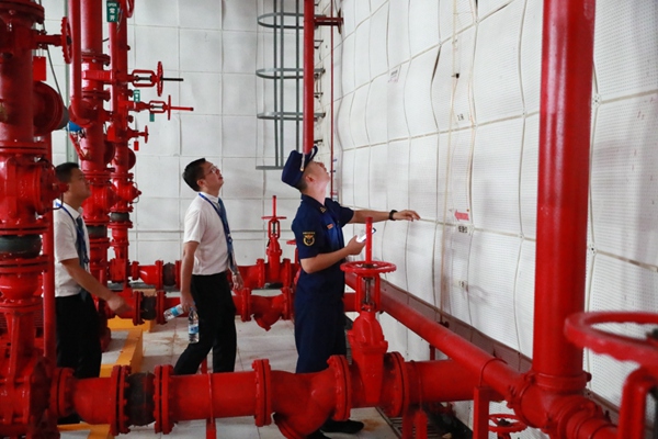 檢查現(xiàn)場。永川區(qū)消防救援支隊供圖