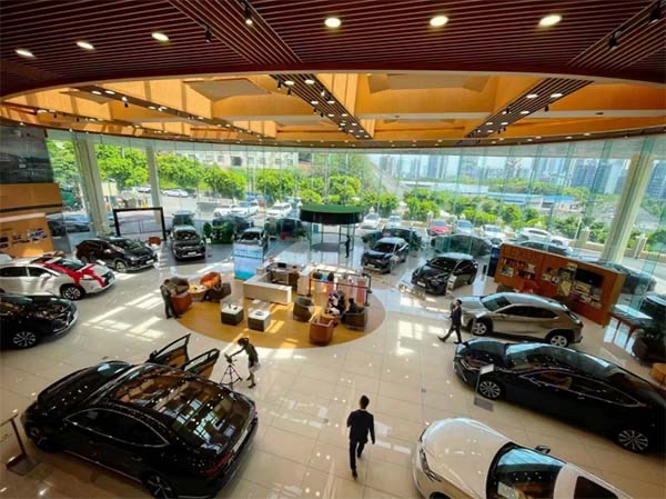 展示區(qū)。重慶市汽車商業(yè)協(xié)會供圖