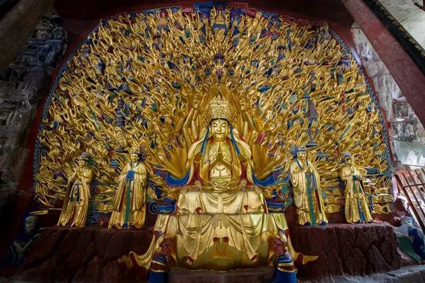 大足石刻千手觀音。羅國(guó)家攝