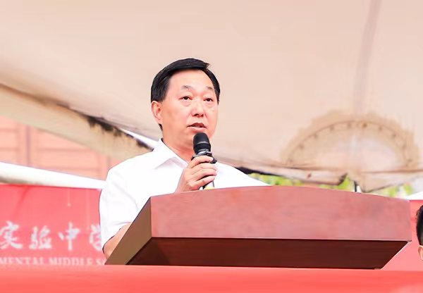 重慶一中黨委書記、校長唐宏宇。駱冬雪攝