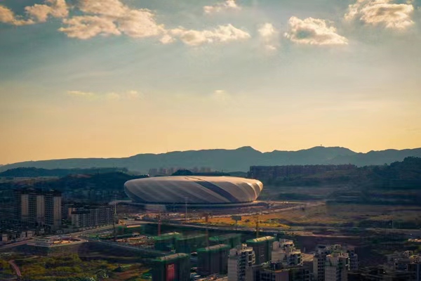 重慶龍興足球場(chǎng)。藍(lán)天攝