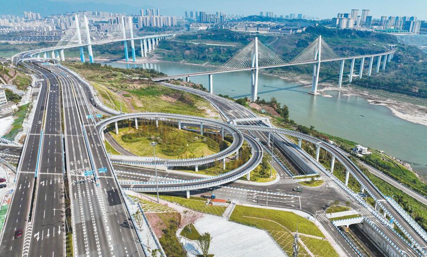 9月13日，兩江新區(qū)禮嘉，渦輪造型的金山寺立交。