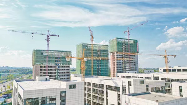 產(chǎn)業(yè)園正加快建設(shè)辦公用房和人才公寓。廣安區(qū)委宣傳部供圖