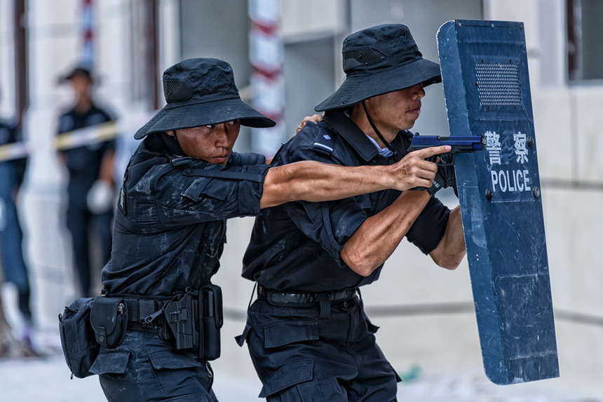 重慶特警2022年水陸兩棲專訓(xùn)現(xiàn)場。