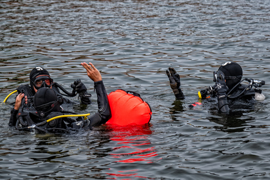 重慶特警2022年水陸兩棲專訓(xùn)現(xiàn)場(chǎng)。