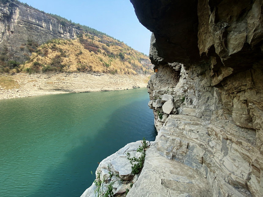 陡峭的烏江棧道。黃河攝