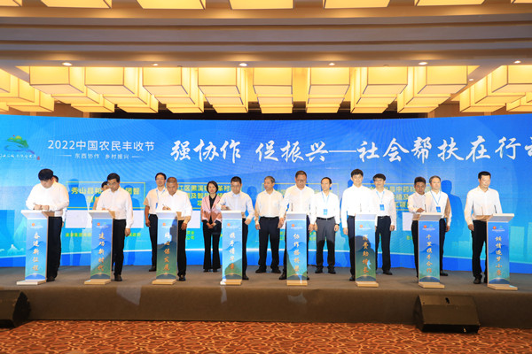 簽約儀式現(xiàn)場(chǎng)。梁欽卿攝