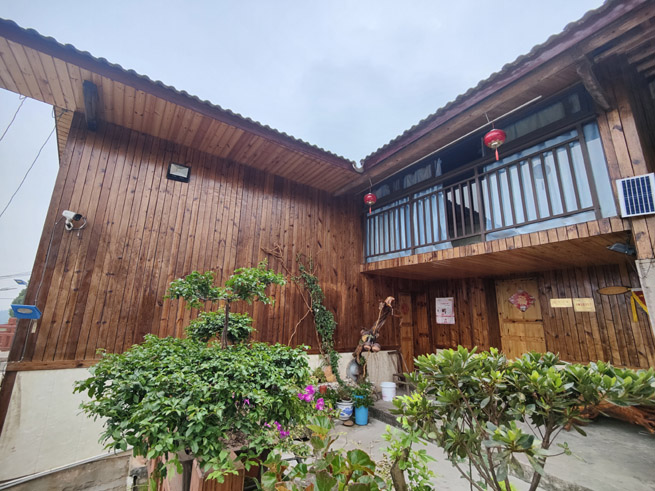 農(nóng)房整治后村民的氣派“小別墅”。徐俊聰攝