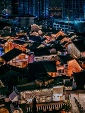 夜幕下的重慶十八梯傳統(tǒng)風(fēng)貌區(qū)。重慶十八梯傳統(tǒng)風(fēng)貌區(qū)供圖