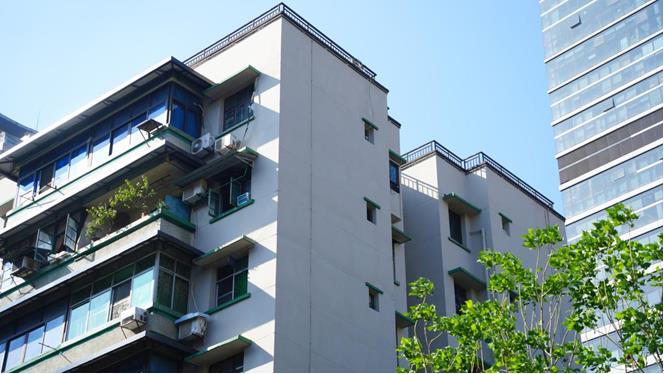 民主村片區(qū)外立面改造工程新面貌。九龍城市更新公司供圖