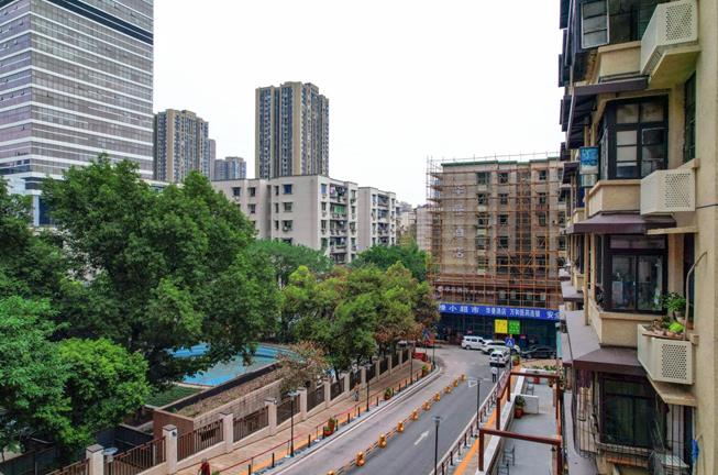 民主村片區(qū)部分區(qū)域呈現(xiàn)出新面貌。九龍城市更新公司供圖