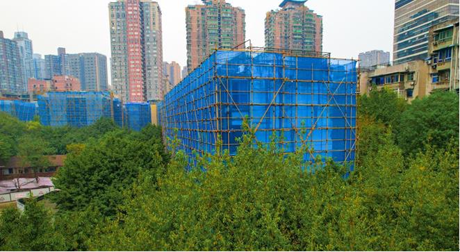 民主村片區(qū)正在改造中的小區(qū)。九龍城市更新公司供圖