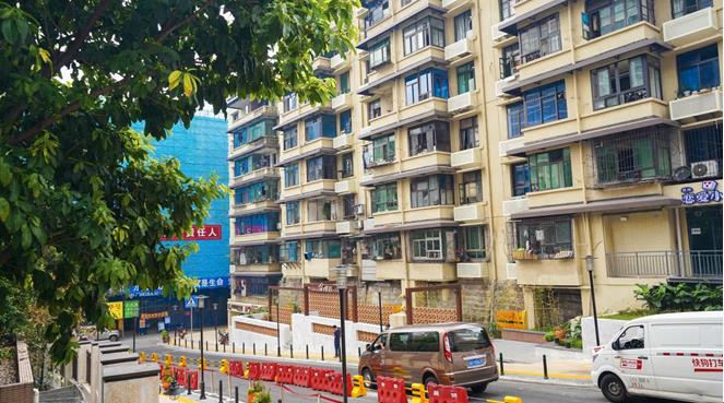 民主村片區(qū)國美支路改造后新面貌。九龍城市更新公司供圖