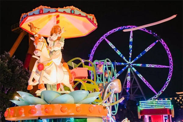 歡樂(lè)谷歡樂(lè)繽紛大巡游。兩江新區(qū)黨工委宣傳部