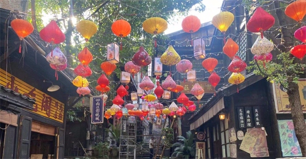 兩江國(guó)際影城金秋花燈節(jié)。兩江新區(qū)黨工委宣傳部供圖