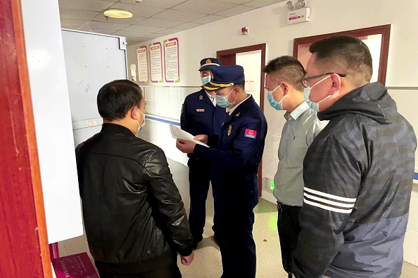 檢查現(xiàn)場(chǎng)。永川區(qū)消防救援支隊(duì)供圖