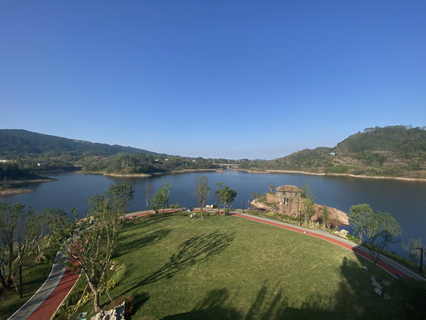 慧谷湖科創(chuàng)小鎮(zhèn)風(fēng)景如畫。黃河攝