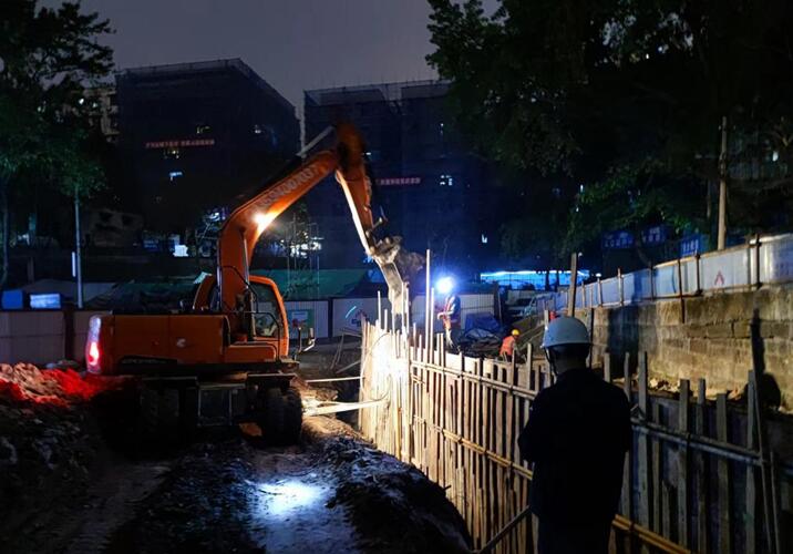 民主村片區(qū)城市更新項(xiàng)目建設(shè)現(xiàn)場(chǎng)。九龍城市更新公司供圖