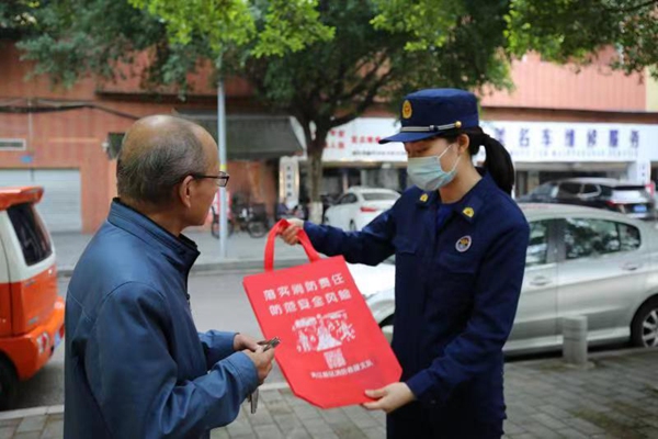 宣傳現(xiàn)場。兩江新區(qū)消防救援支隊供圖