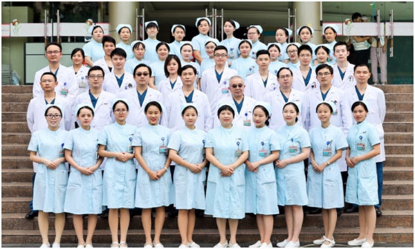 重慶醫(yī)科大學(xué)附屬兒童醫(yī)院神經(jīng)外科團(tuán)隊。重醫(yī)附屬兒童醫(yī)院供圖