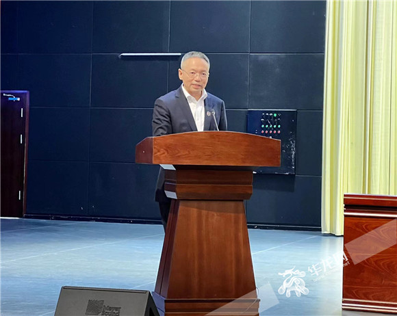 與會(huì)企業(yè)代表分享發(fā)展經(jīng)驗(yàn)。華龍網(wǎng)-新重慶客戶端記者 曹建?