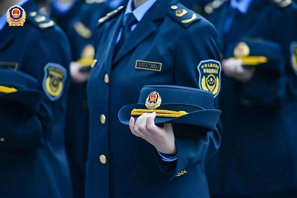 戴帽儀式。重慶市市場(chǎng)監(jiān)督管理局供圖