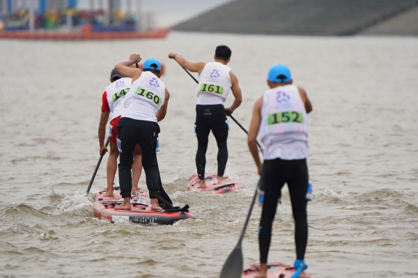 2022年全國(guó)漿板錦標(biāo)賽比賽現(xiàn)場(chǎng)。賽事組委會(huì)供圖