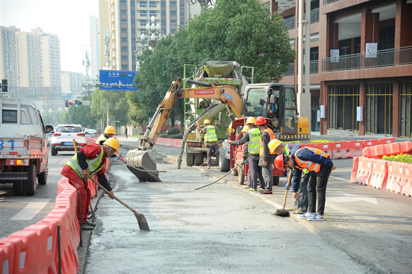 施工現(xiàn)場。陳涵攝